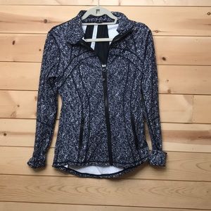 NEW WITH TAGS Lululemon decine jacket
